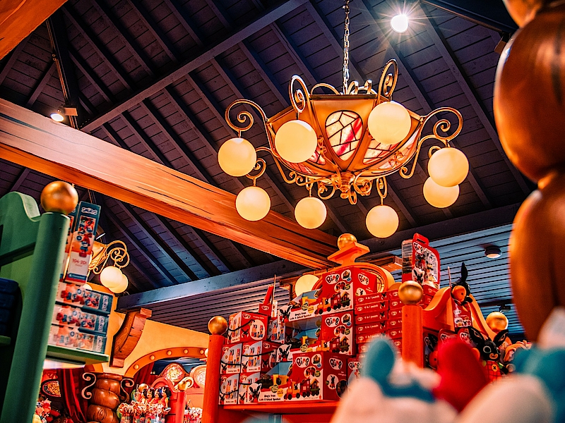 <span style="color:red">Magical </span><br /> metamorphosis Plopsa Boutique in Plopsa Coo